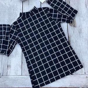 NWT rae republic navy/white geo pattern top  sz L